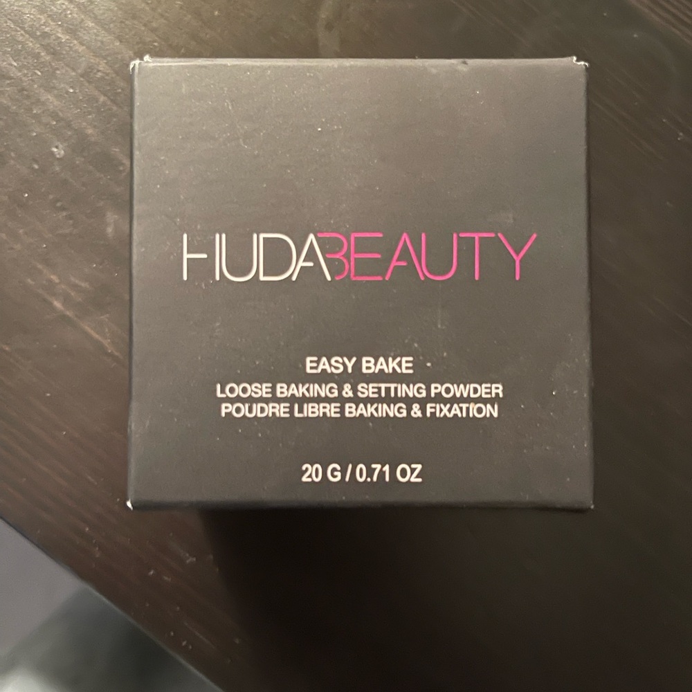 Huda Beauty Easy Bake Setting Powder